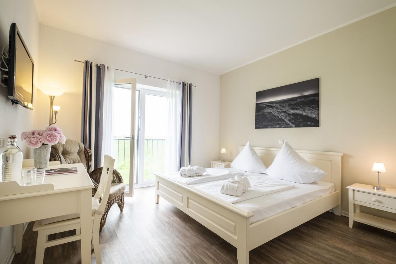 Hotel, Restaurant, Cafe Pharisaeerhof - Nordseeurlaub Mit Hund Nordstrand Exterior foto